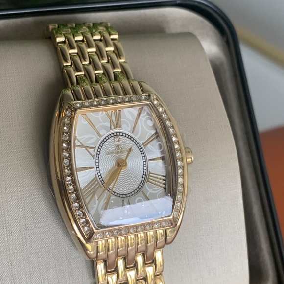 New Kim Kardashian Watch - Picture 1 of 3